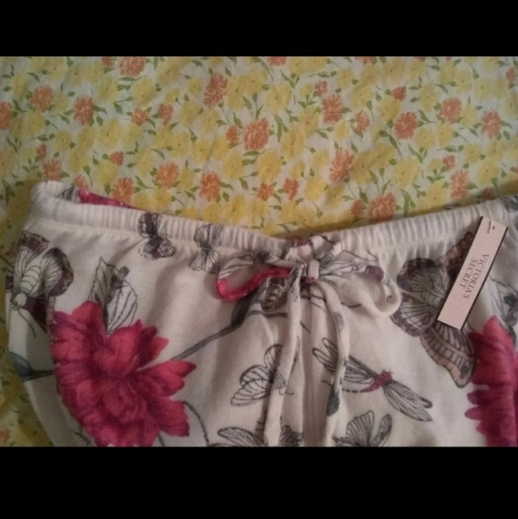 NEW VICTORIA'S SECRET WOMENS FLORAL COZY JOGGER PAJAMA SET - Picture 7 of 10